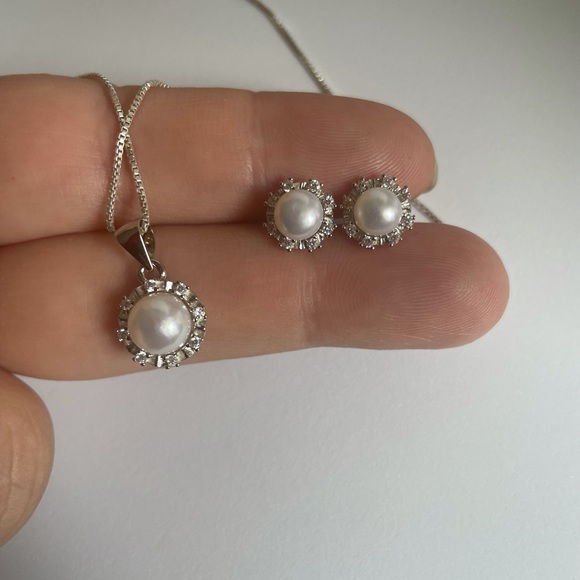 Sterling silver,fresh water pearl with CZ  set - Picture 2 of 9
